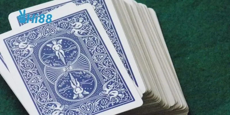 Sức hấp dẫn của bài catte nằm ở sự kết hợp giữa yếu tố chiến thuật và giải trí.