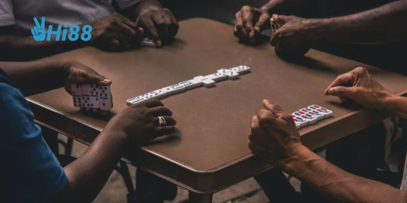 Sử dụng bài đôi giúp kiểm soát trận đấu.